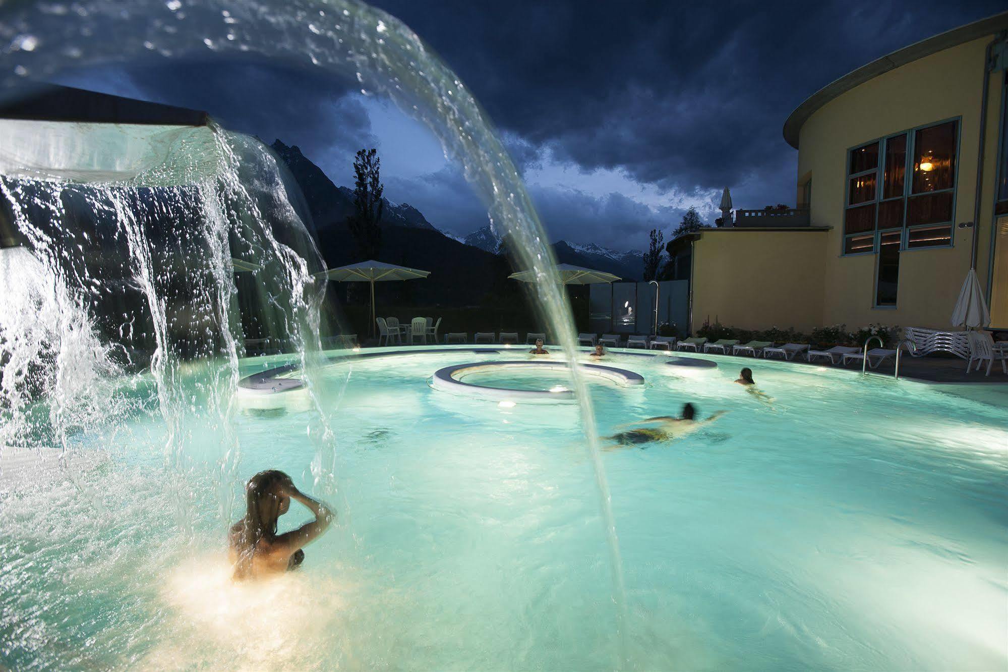 Hotel Astras Scuol Exteriér fotografie
