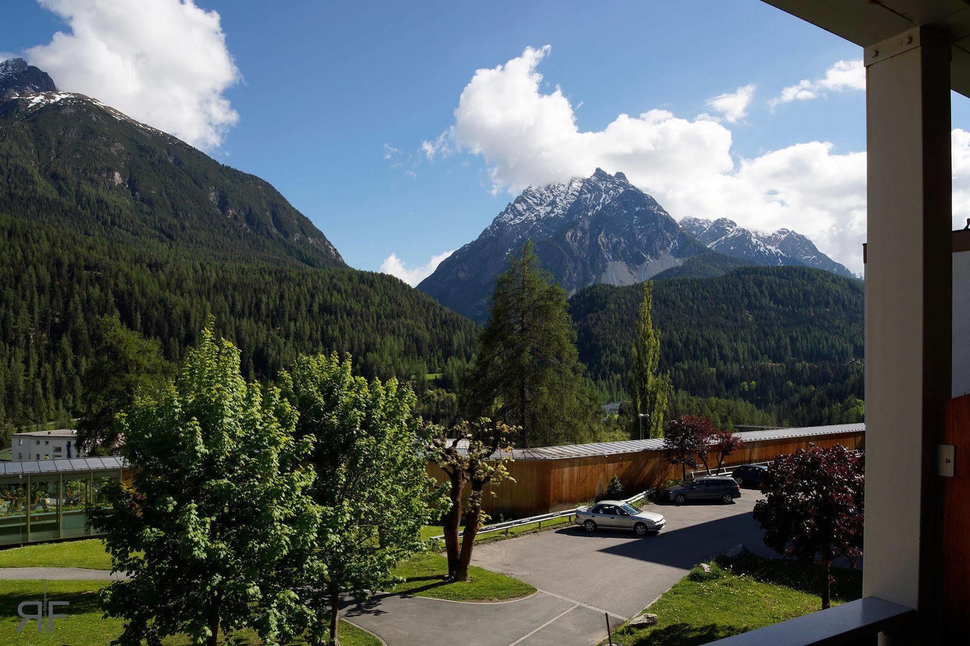 Hotel Astras Scuol Exteriér fotografie